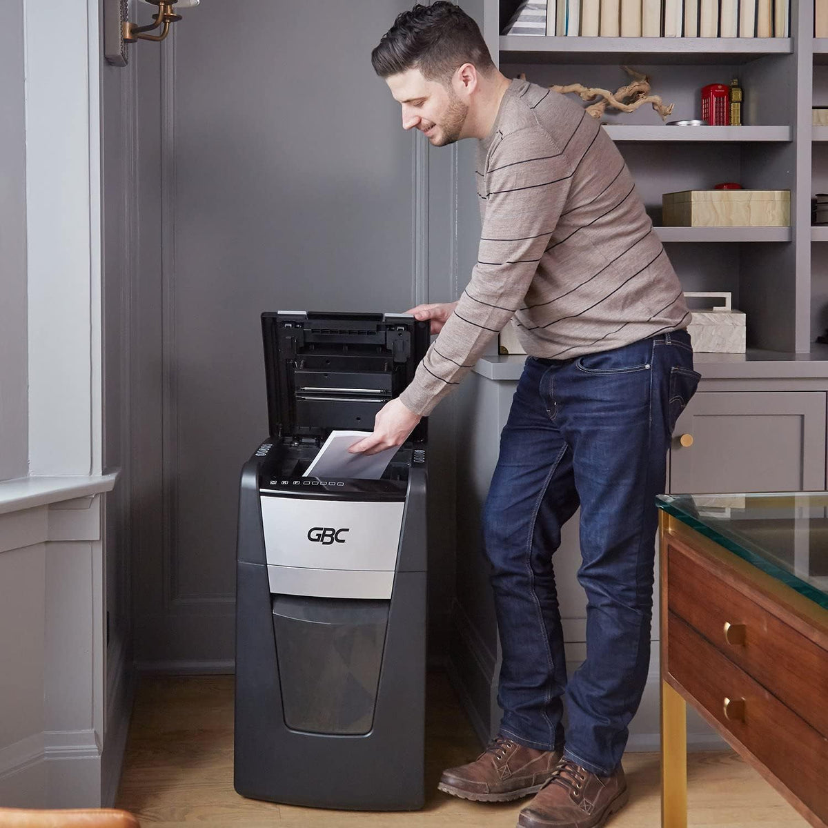 Auto Feed 100 Sheet Micro-Cut Paper Shredder O987171