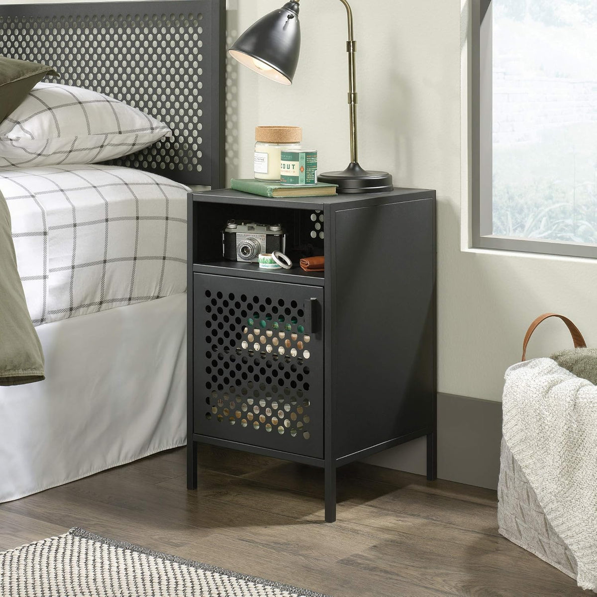 Black Night Stand E27681