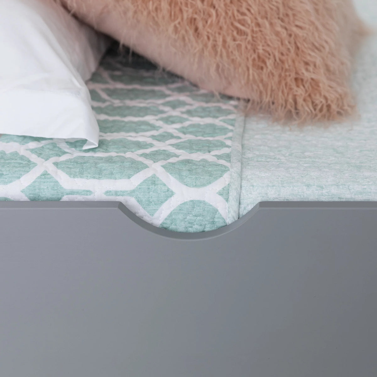 Solid Wood Twin Trundle Bed F157378